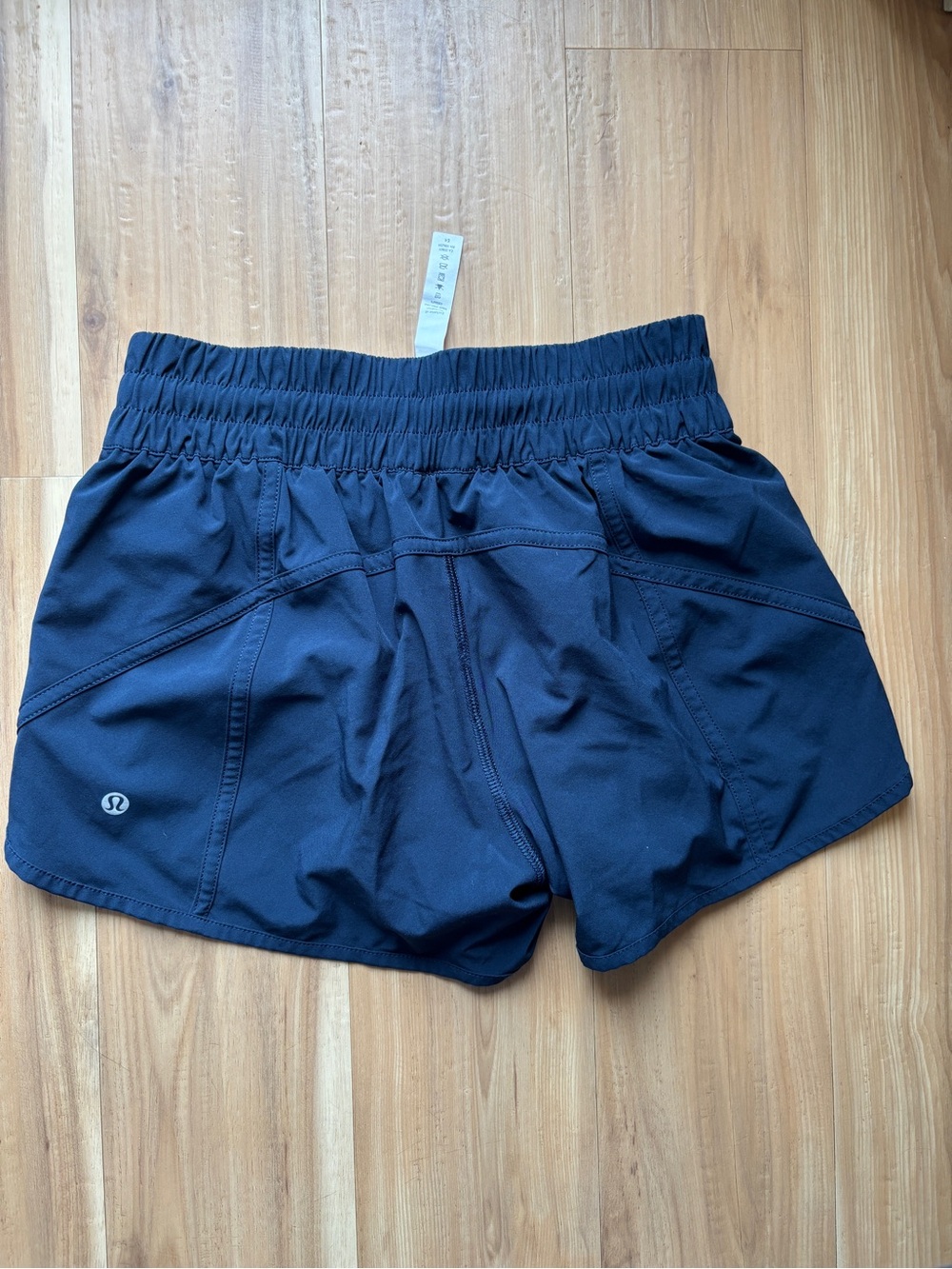 Lululemon Navy Hotty Hot Shorts Size 6 - Picture 2 of 3